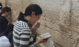 娱乐吃瓜君未婚妻,揭秘吃瓜君未婚妻背后的神秘故事