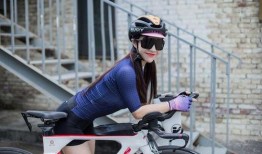 骑车的女人在线观看,探寻自由与梦想的征途