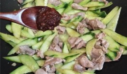 娱乐吃瓜酱检测皮肤状况,一招检测皮肤状况，美丽肌肤从“吃”开始